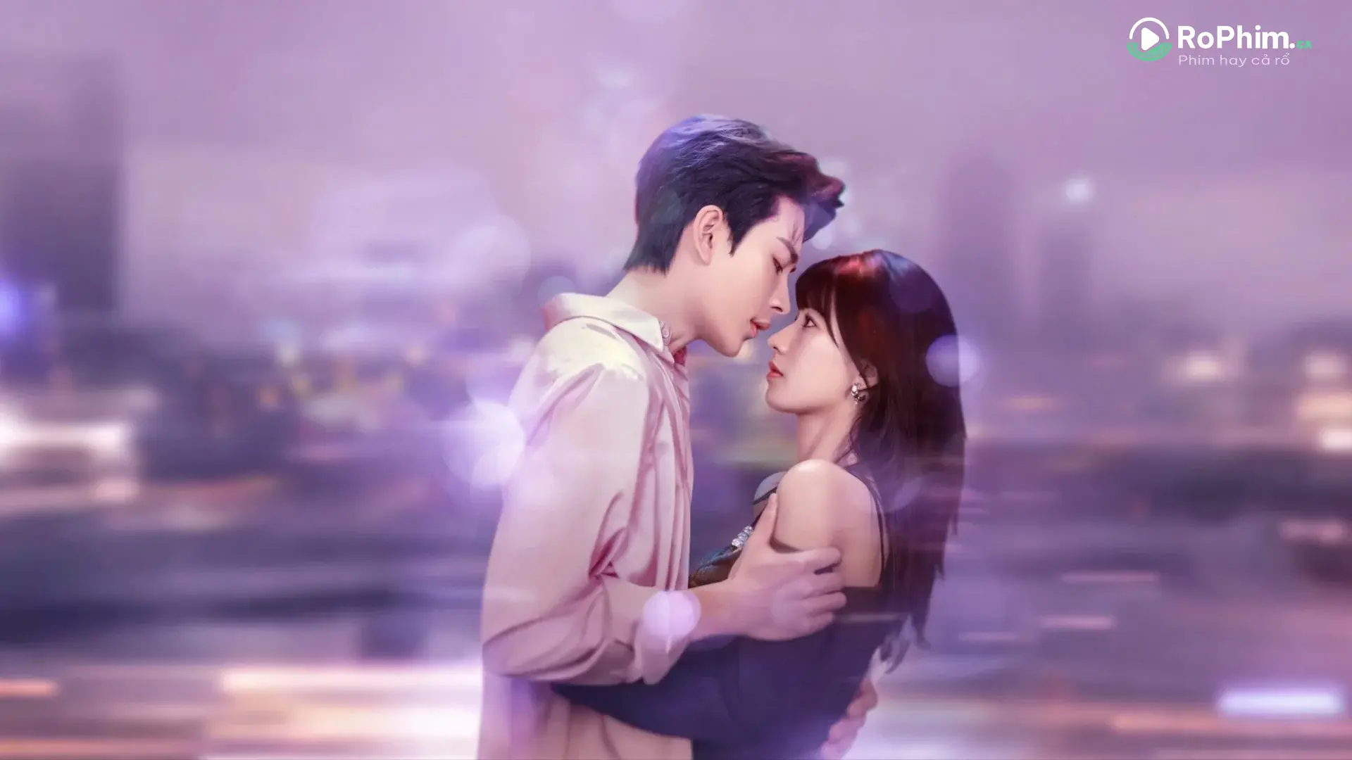 Cô Ấy Trong Ánh Sáng Mờ Ảo